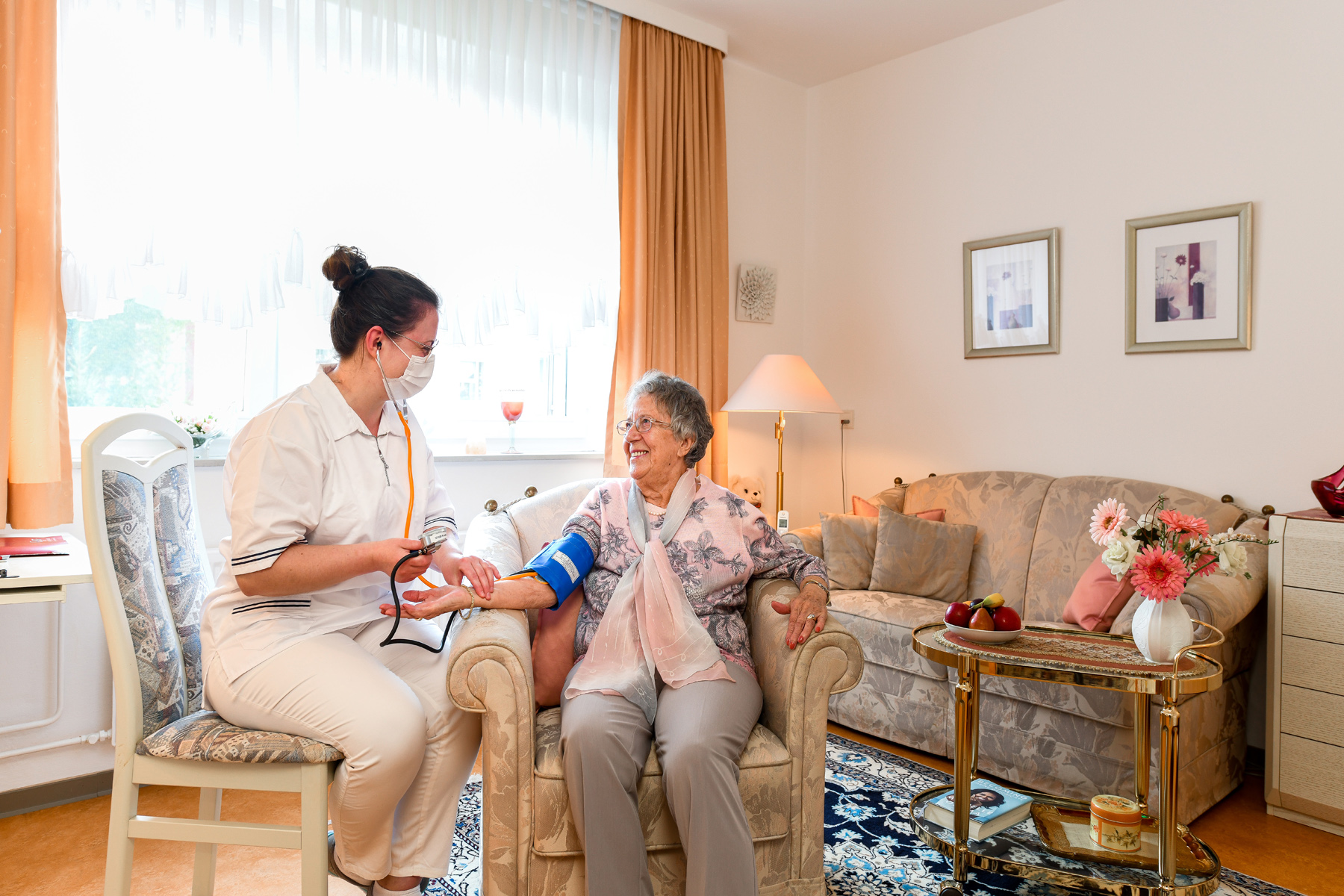 Das sind wir Gast und Krankenhaus Wohnen und Pflege in Hamburg seit 1248 Das sind wir Gast und Krankenhaus Wohnen und Pflege in Hamburg seit 1248